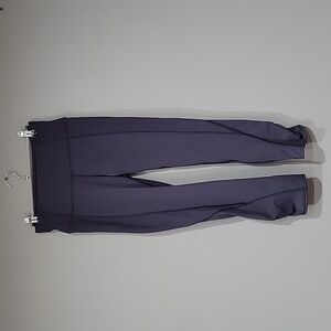 EUC $98 LULULEMON ON YOUR MARK CROP 23” MIDNIGHT NAVY